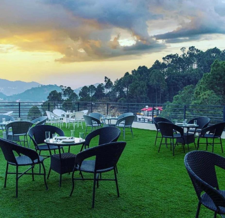 Hills Accomodation Kasauli Exterior photo